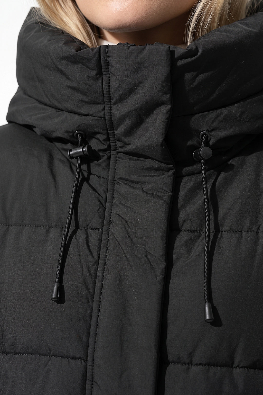 Women’s Winter Warm Hooded Long Puffer Jacket with Adjustable Waist