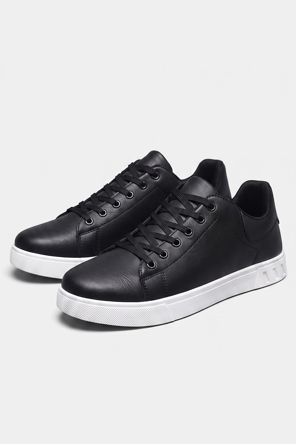 Men's Comfortable Leather Trainers with Low Top and Lace Up