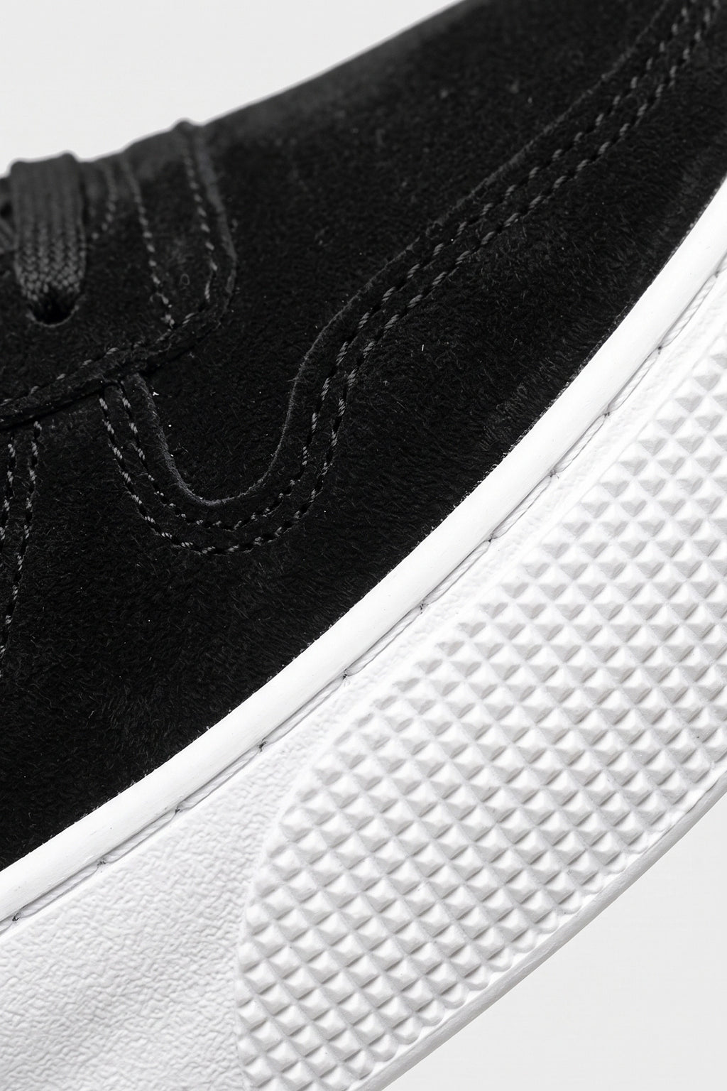 Men’s Comfortable Black Suede Trainers Textured White Sole