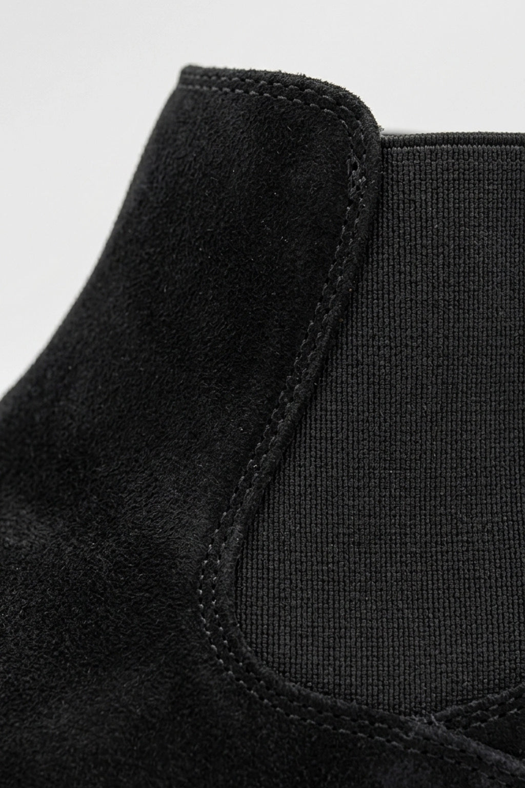 Men’s Winter Easy Wear Suede Chelsea Boots Low Heel