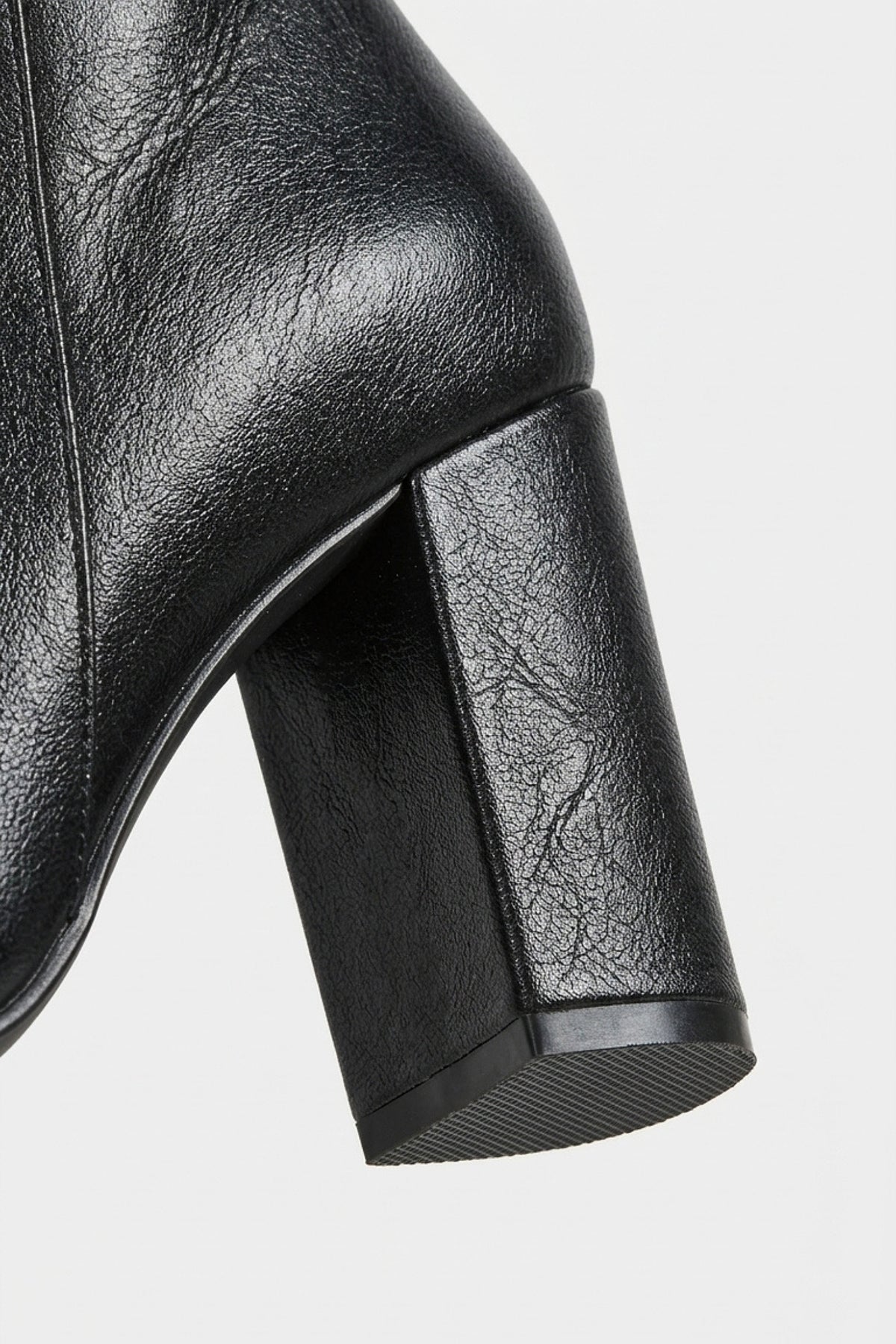 Women’s Winter Versatile Black Leather Knee High Boots with Block Heel