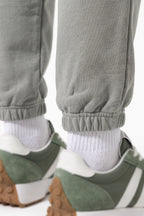 Women's Winter Relaxed Tracksuit Set with Crewneck Sweatshirt and Trousers