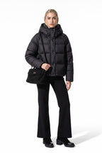 Women’s Winter Warm Hooded Puffer Jacket with Relaxed Cropped Fit